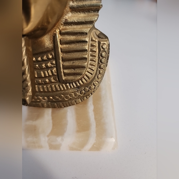 Egyptian King Tutankhamun Sphinx Egyptian Pharaon Brass Bust on alabaster Base. - Picture 3 of 10